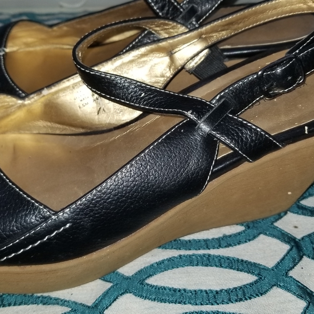 Extremely comfortable black wedge sandals